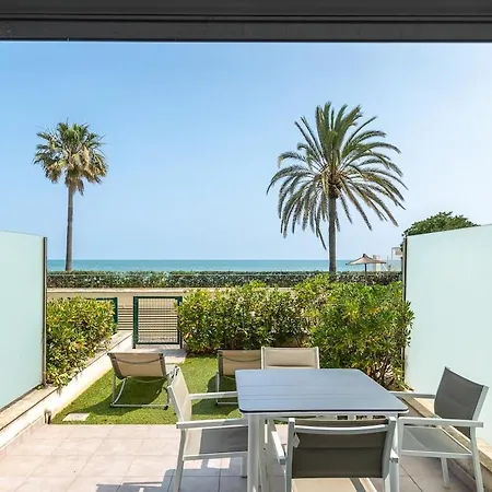 Escape To The Sea And Pool In
